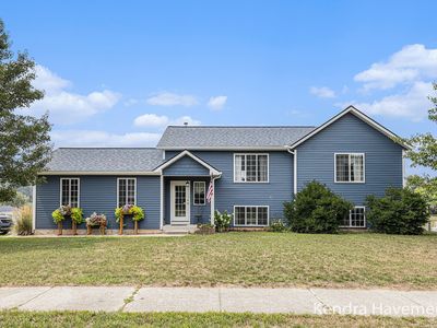 7045 Shalimar Dr NE, Comstock Park, MI, 49321