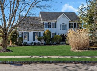 7 Margaret Dr, Somerset, NJ 08873
