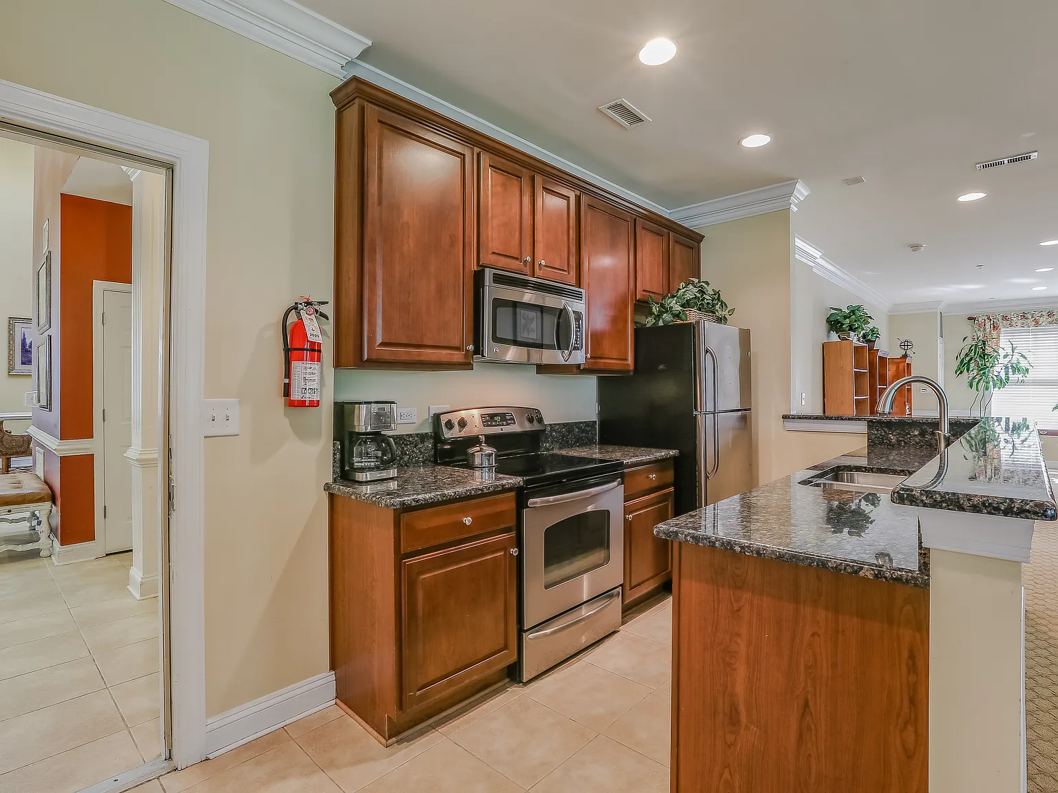 Sunstone Apartments — Photo 2