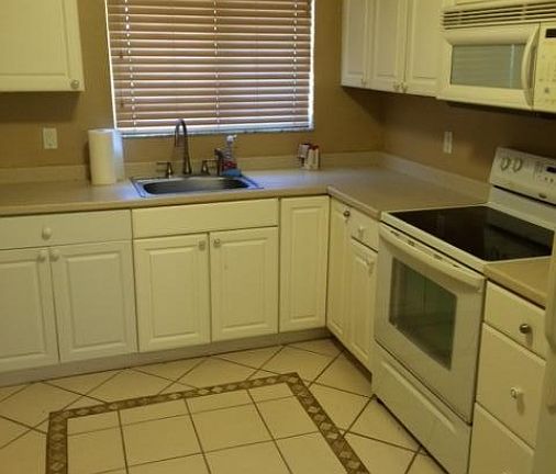 3rd image of 438 NW Bayshore Blvd