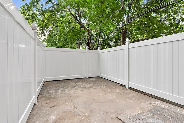 Rented by Ivey North LLC | media 7