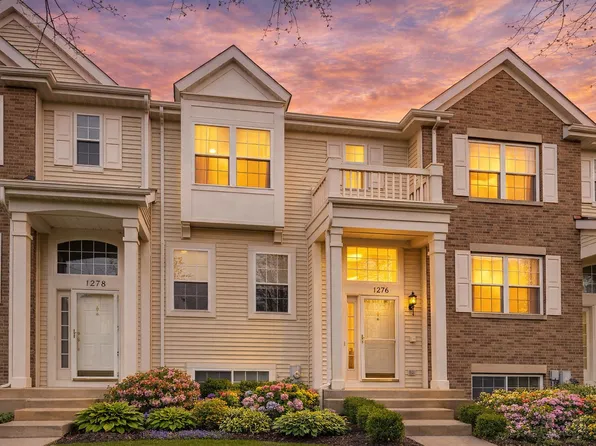 1276 Shamrock Ln, Hampshire, IL 60140