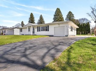 489 Chestnut Ridge Rd, Rochester, NY 14624