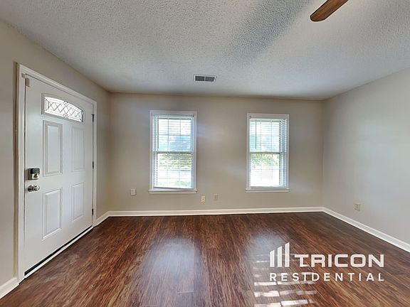 3rd image of 389 Hillridge Dr