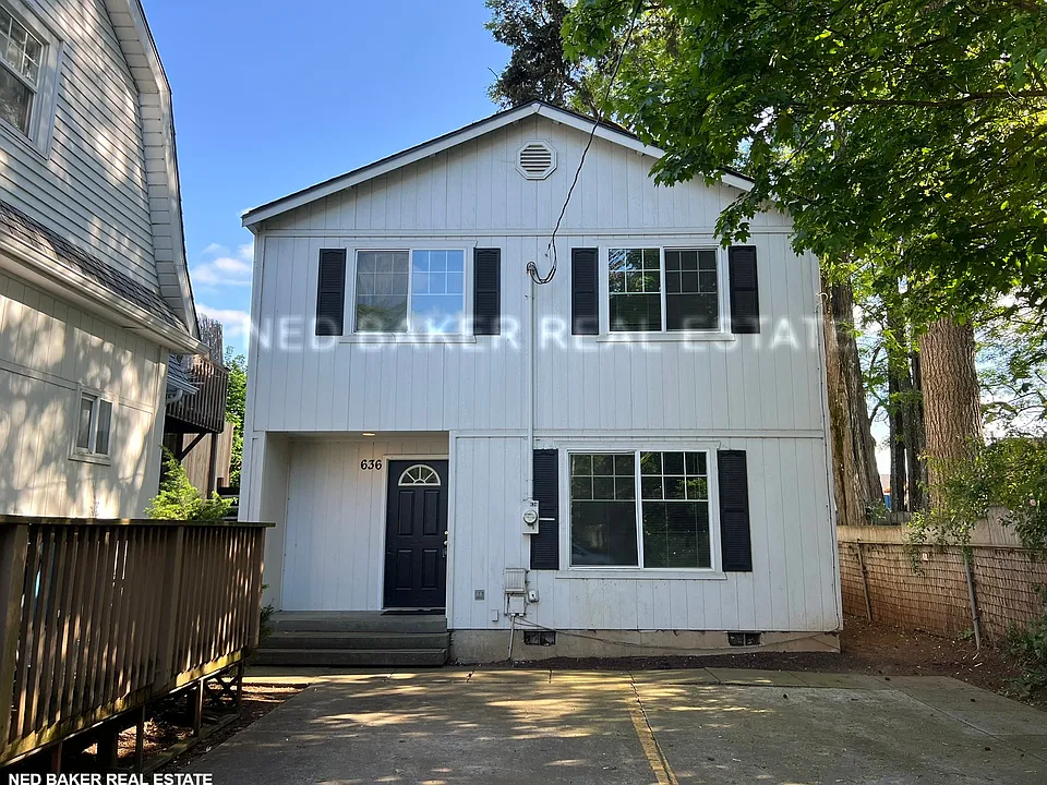 636 Browning Ave S