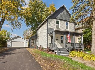 1033 12th Ave, Grafton, WI 53024