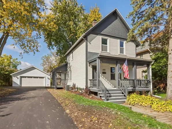 1033 12th AVENUE, Grafton, WI 53024