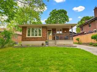 28 Ridgewood Dr, Brantford, ON N3R 1A3