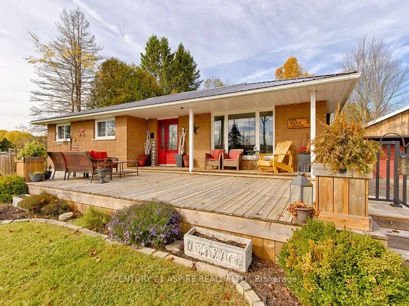 742 Zanders Rd, Laurentian Valley, ON K8A 6W8