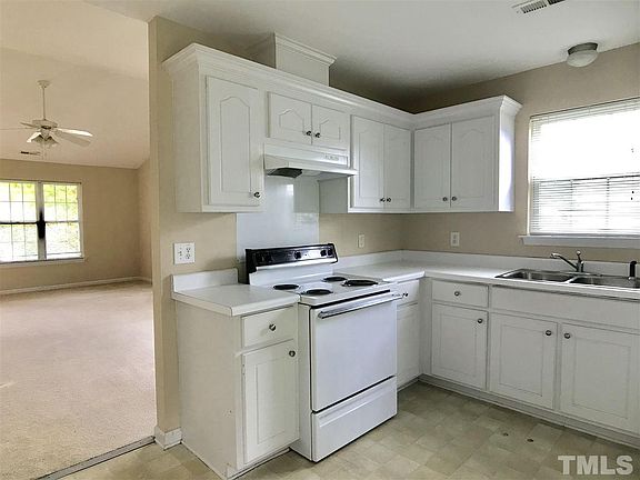 4th image of 36 N Sussex Dr