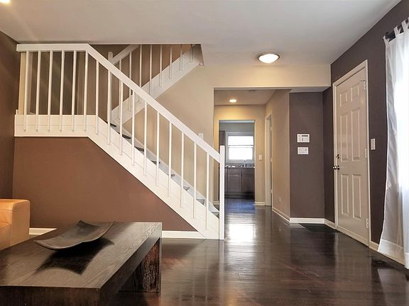 4th image of 1098 Colony Lake Dr