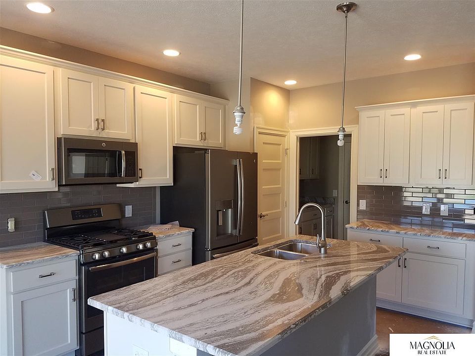 2nd image of 16087 Weber St