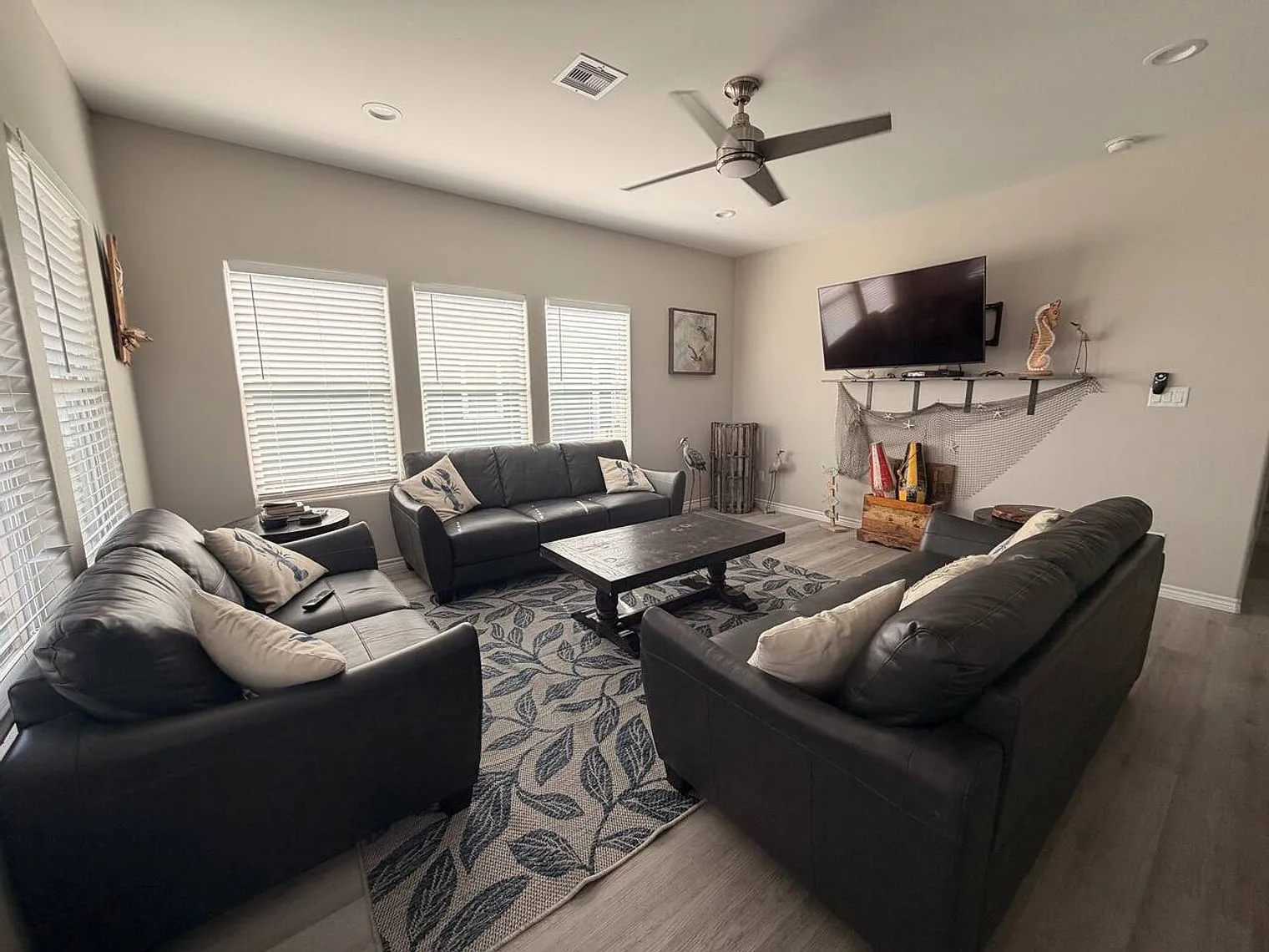 3 bed, 2.0 bath, $5,388 — Photo 1