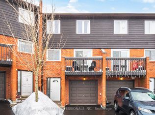 1755 Rathburn Rd E #11, Mississauga, ON L4W 2M8