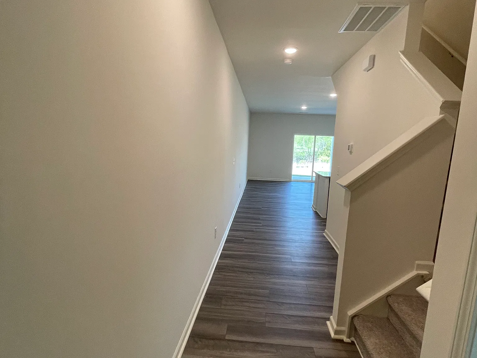 3 bed, 2.5 bath, 1515 sqft, $1,795 — Photo 2
