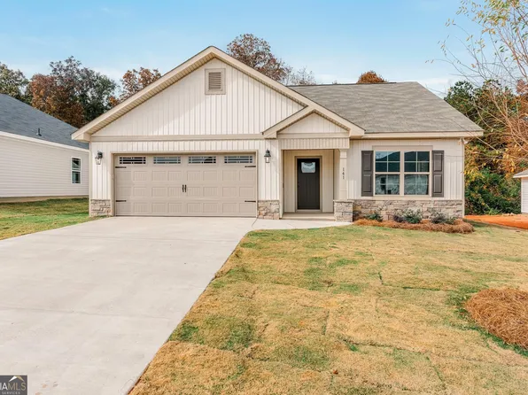 141 Red Tail Cir, Byron, GA 31008
