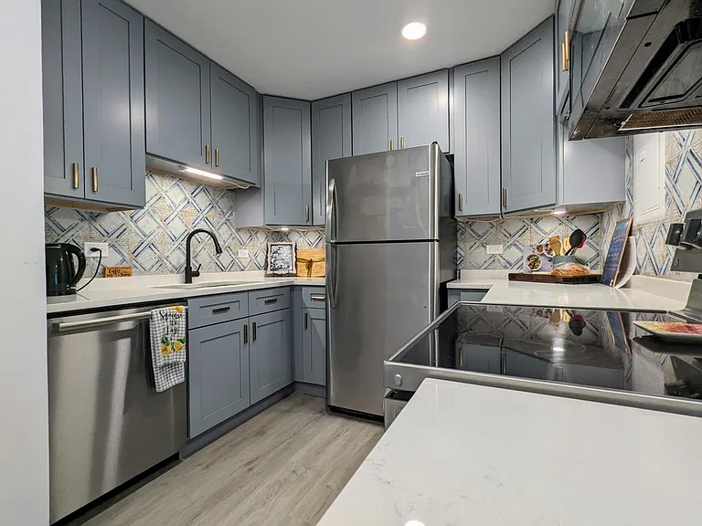 1301 Wyndham Dr — Photo 8