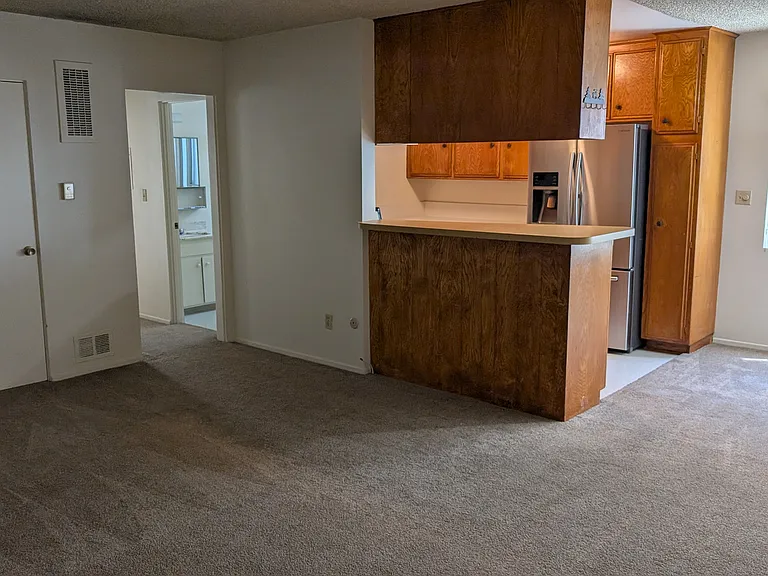 Providencia Apts — Photo 25