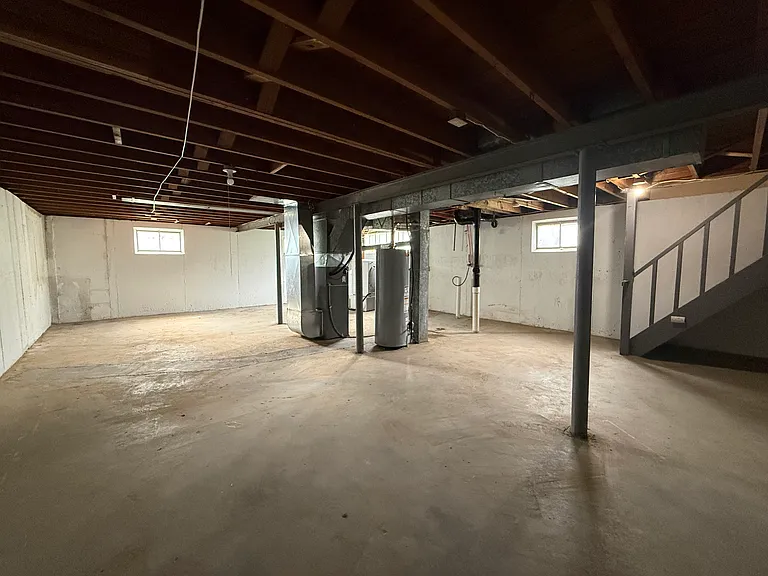 7727 Paddington Dr — Photo 18