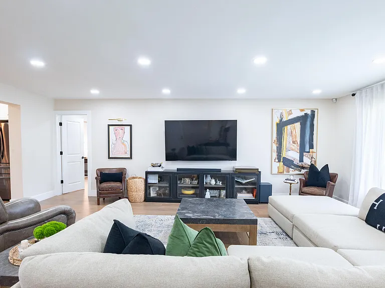 335 Franklin Rd — Photo 7