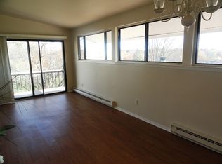 72 Overlook Dr, Clinton, NJ 08809