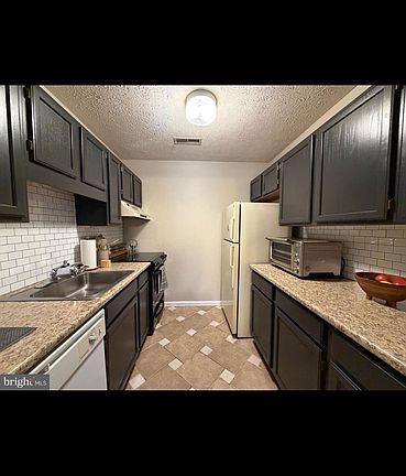 5th image of 23238 Rosewood Ct #5D-1041