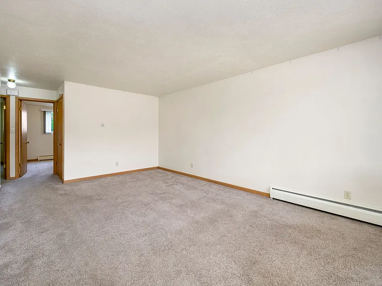 2523 N Garfield Ave — Photo 4