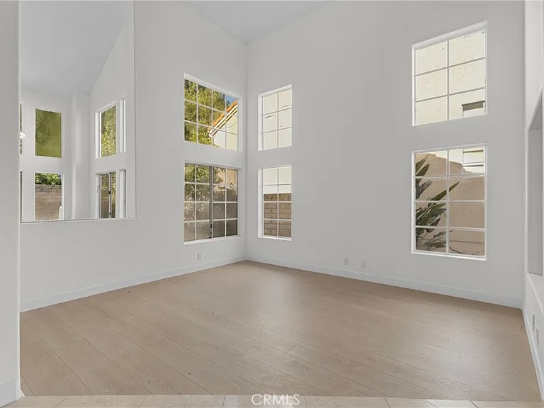 23234 Valerio St — Photo 7