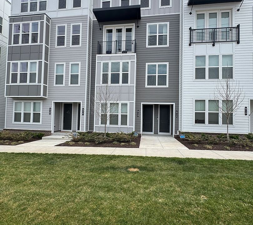 1st image of 814 42nd Ave N