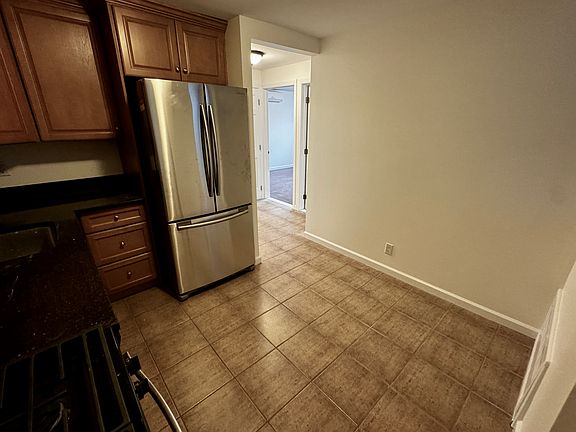 4th image of 437 Beach 123 St #1