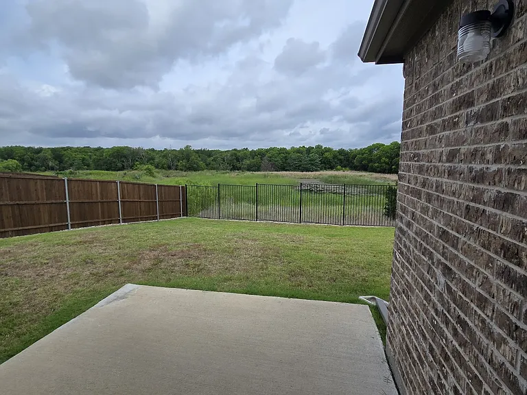 552 Firethorn Dr — Photo 14