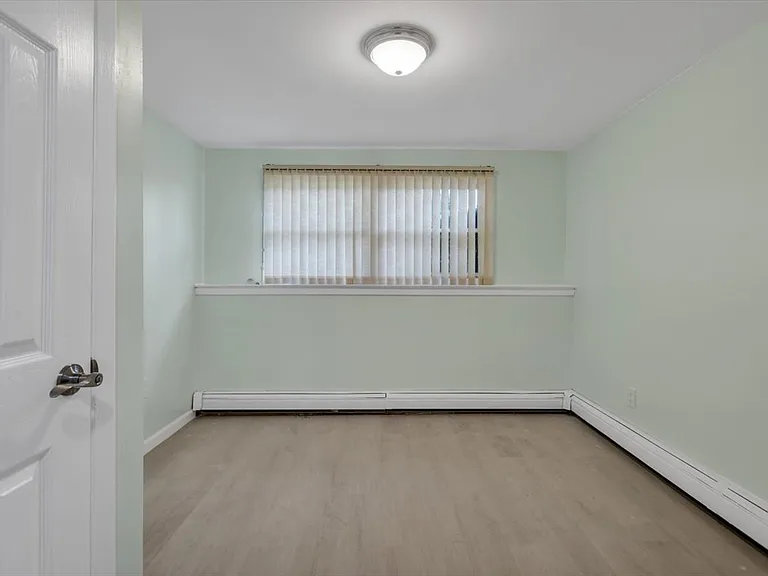 8 Fern Dr — Photo 15