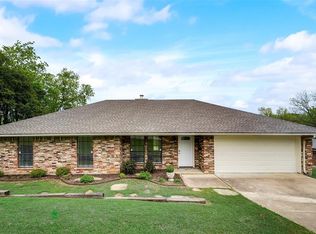 5717 N Hills Dr, North Richland Hills, TX 76117