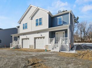 118 Thompson Rd #B, Webster, MA 01570