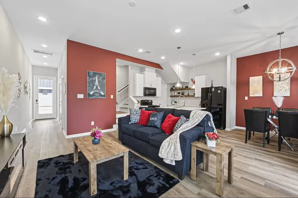 3 bed, 2.5 bath, 1716 sqft, $2,200 — Photo 4