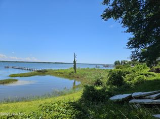 139 Hall Point Rd, Sneads Ferry, NC 28460