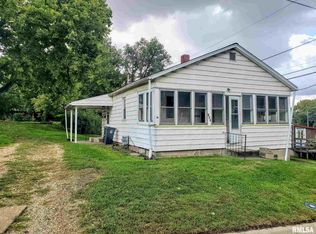 102 Fayette St, Pekin, IL 61554