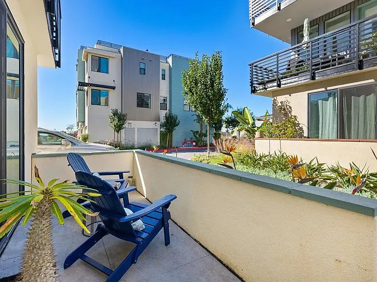 1562 Vista Del Mar Way #1 — Photo 24