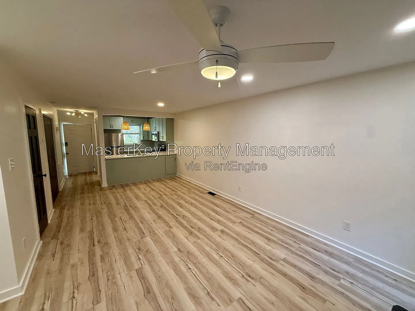2 bed, 1.5 bath, 918 sqft, $1,650 — Photo 4