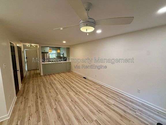 4th image of 5604 Thea Ln #B