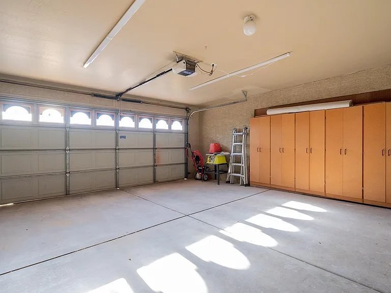 3980 E Graythorn St — Photo 32