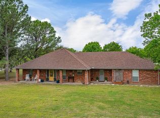 1701 Oakridge Trl, Bridgeport, TX 76426