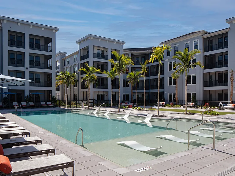 Maren Apartments — Photo 15