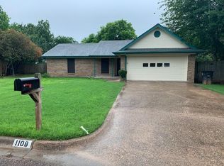 1108 Hemphill Ct, Cleburne, TX 76033