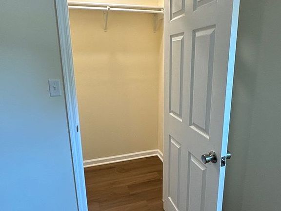 5th image of 405 17th Ave NE #1