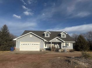 613 W Chestnut St, Lynch, NE 68746