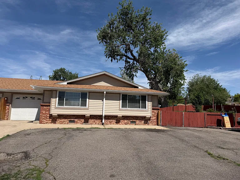 2510 Iris St — Photo 1