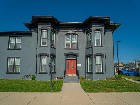 139 Center St, Hobart, IN 46342