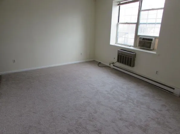 356 Palisade Ave #205, Jersey City, NJ 07307