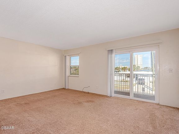 5th image of 1825 N Atlantic Ave #210